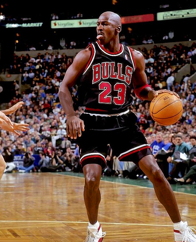 以开局即决战起步即冲刺的昂扬姿态