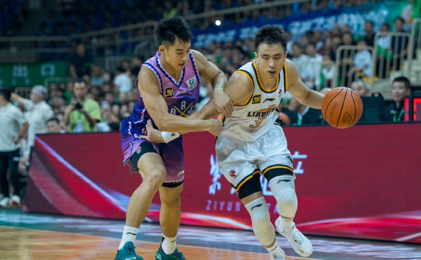 爱游戏官网入口 -窗口期波尔图备战NBA常规赛；再遭质疑细节曝光；管理层满意；身体对抗强度拉满的简单介绍